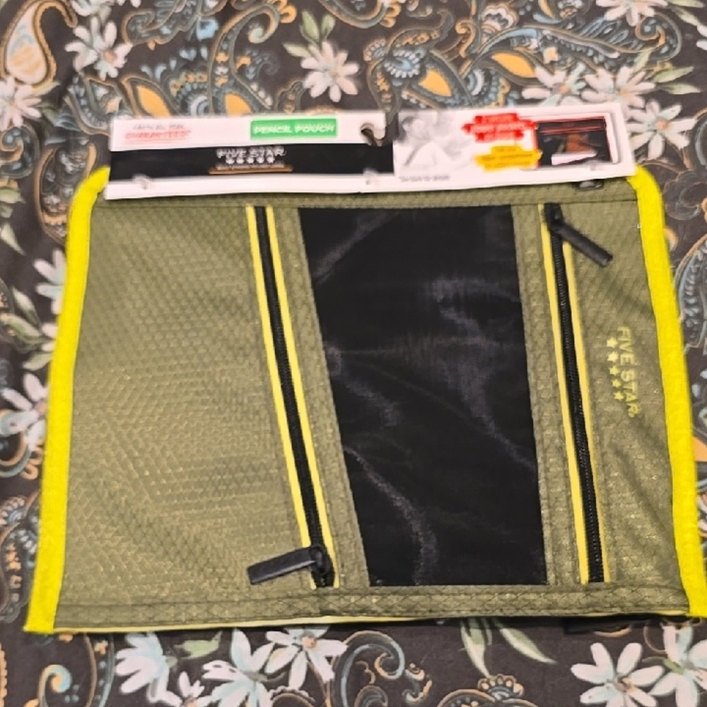 ❤️10/$10 New Five Star Zip Pouch